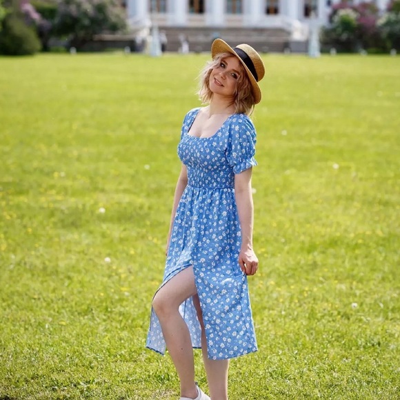 Off-Shoulder Floral Midi Dress - Picture 7 of 15